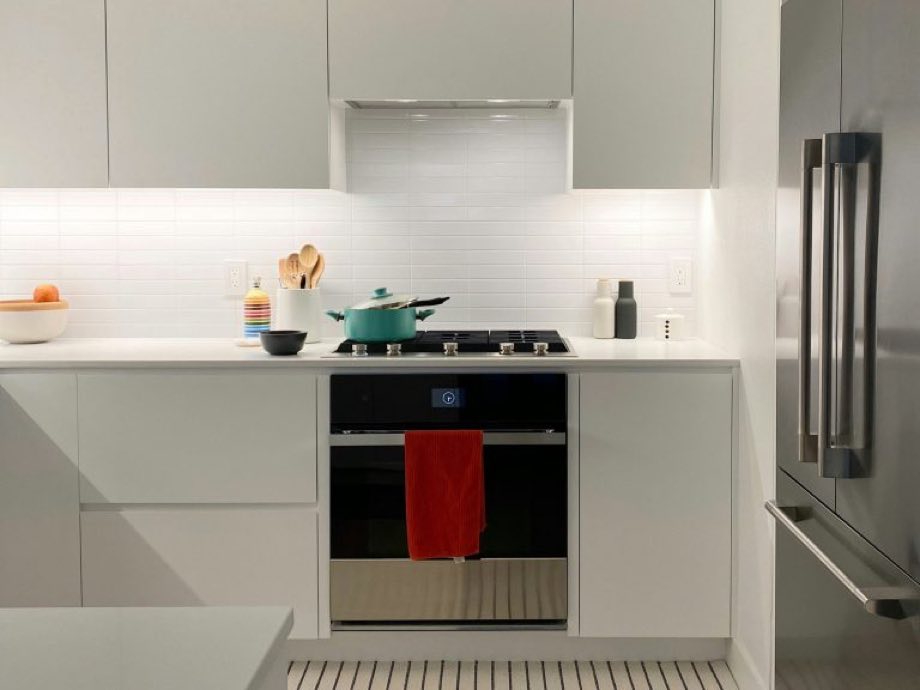White handleless kitchen